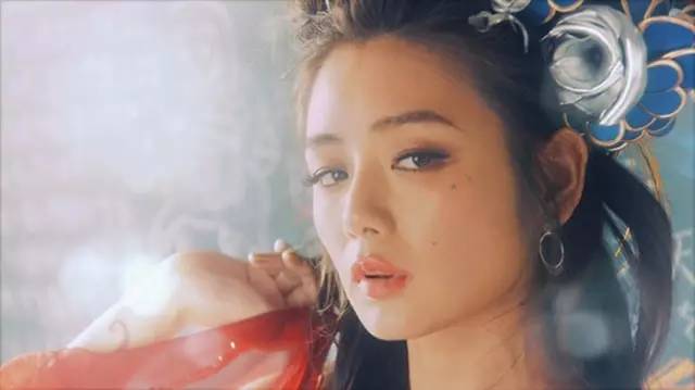 摆摊后，全城大哥都来给我打下手